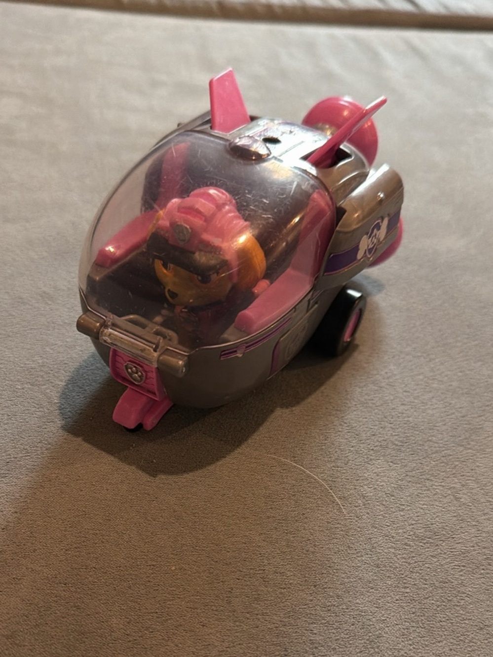 Paw Patrol Sky and rescue vehicle